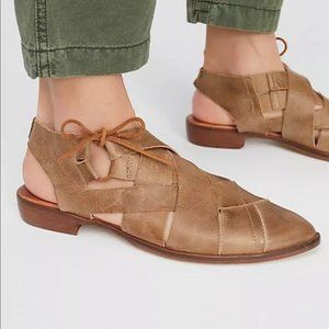 Free People Destino Woven Flat in Taupe